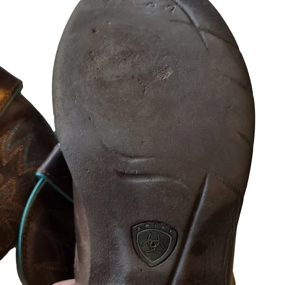 Step into Style and Comfort with the Ariat Delilah Western Boot size 8.5 - Picture 13 of 16